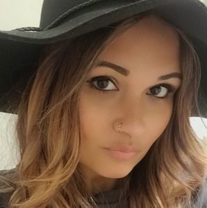 Meet your Posher, Gloria